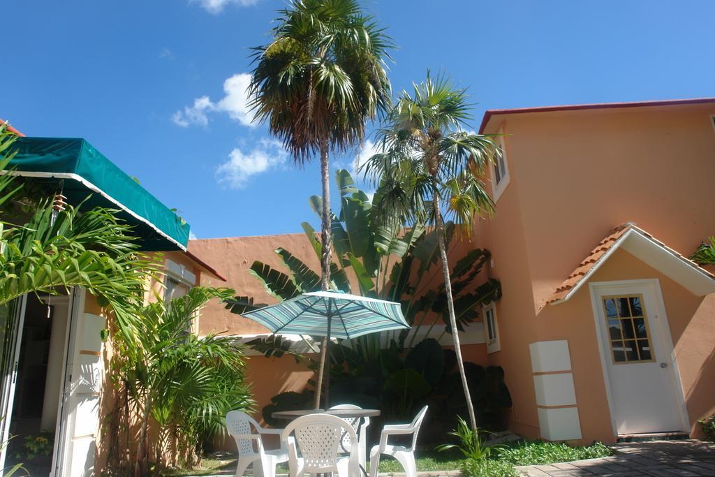 Residencia Los Encantos Cancún Esterno foto