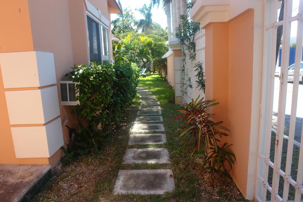 Residencia Los Encantos Cancún Esterno foto