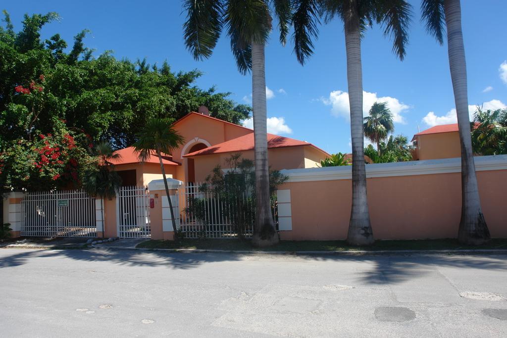 Residencia Los Encantos Cancún Esterno foto